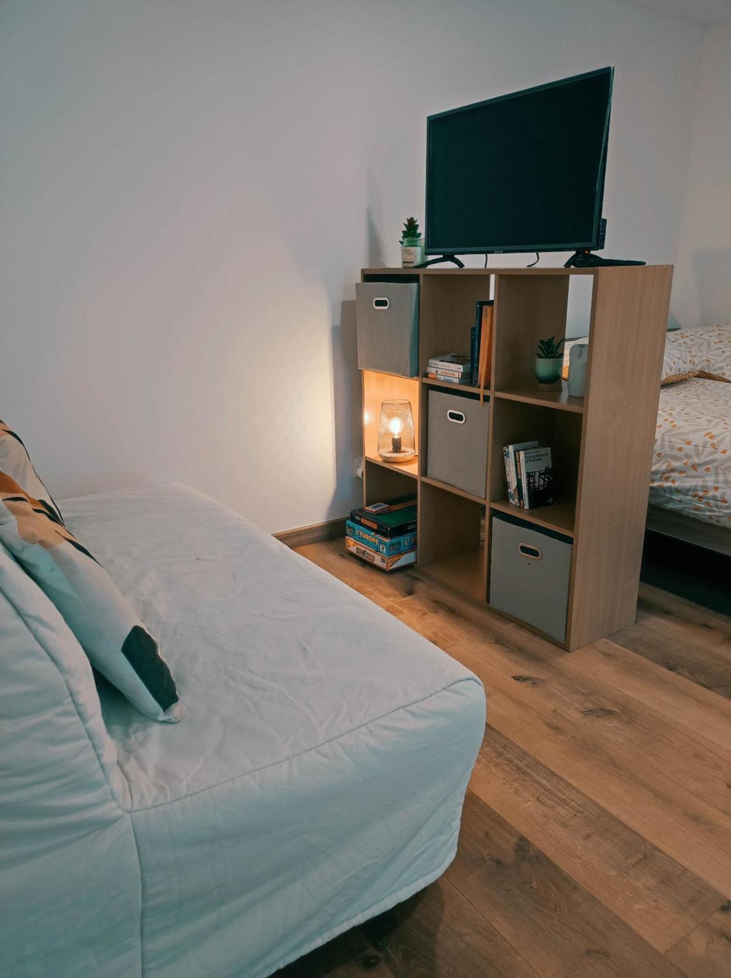 Studio Cosy Avec Clim Et Terrasse Ideal Couple Apartment Avignon