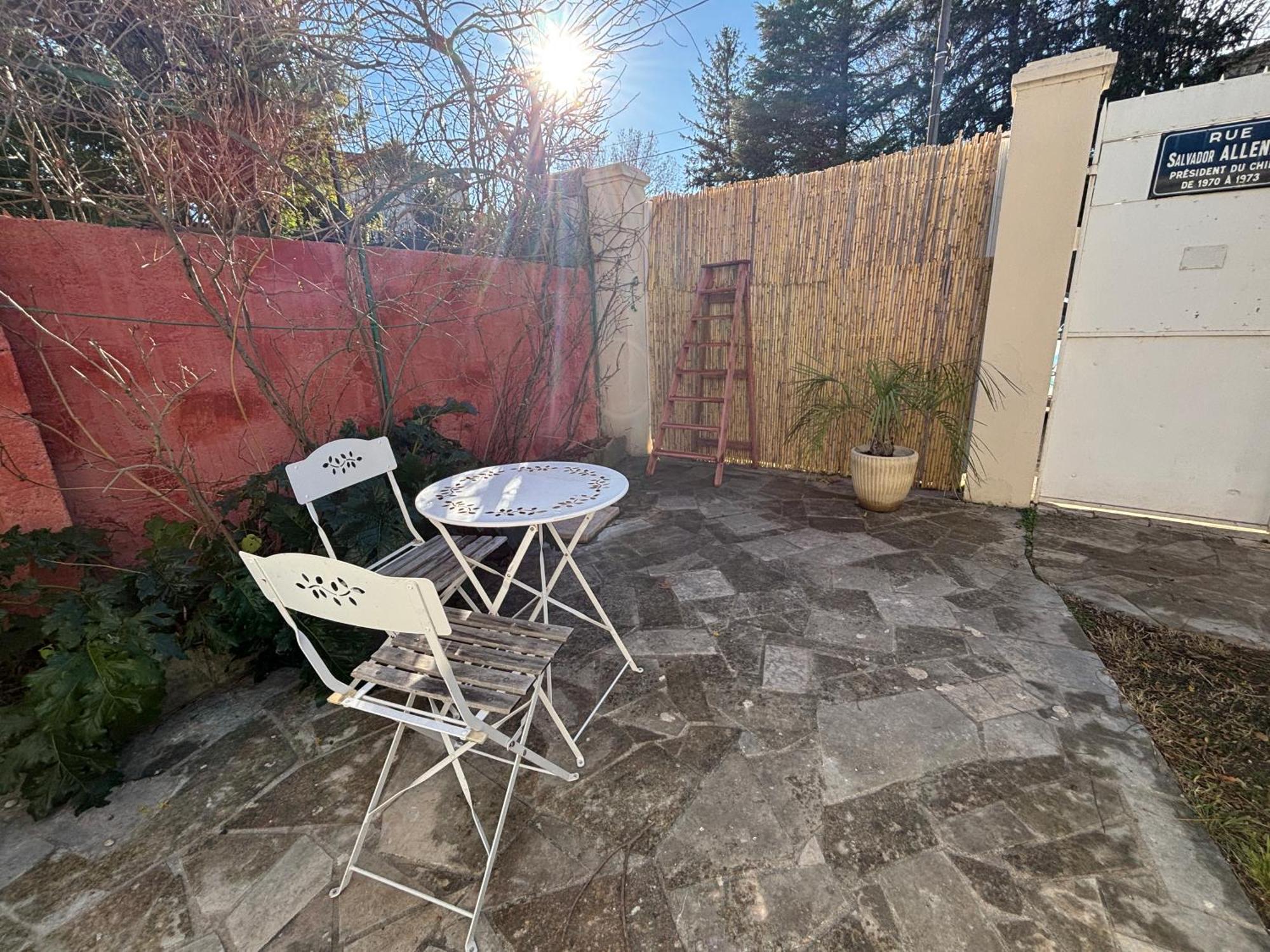 Apartment Studio Cosy Avec Clim Et Terrasse Ideal Couple Avignon